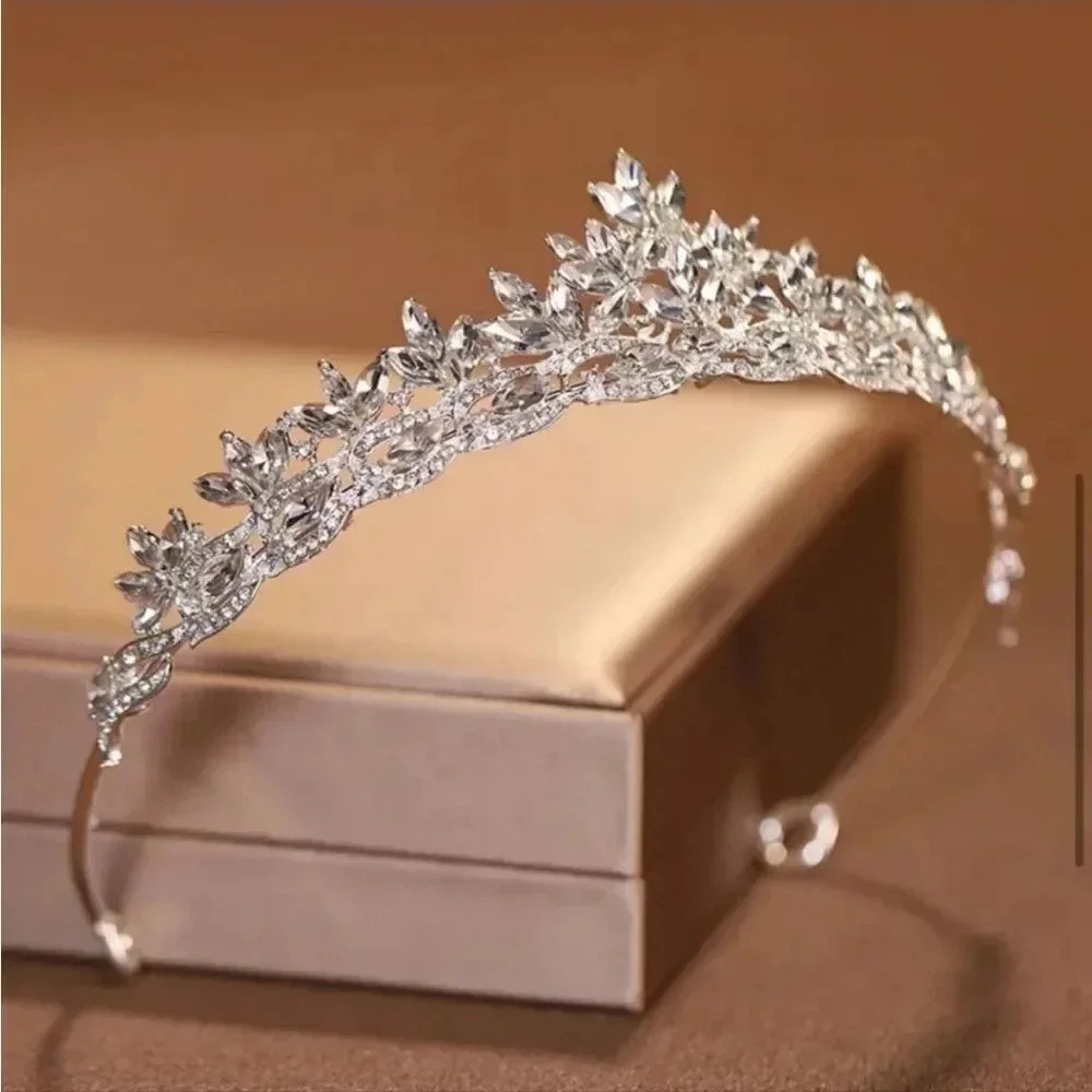 Crystal Wedding Rhinestone Tiara - Picture 8 of 9